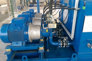 重慶維慶液壓機械有限公司2000噸液壓機液壓系統調試成功！